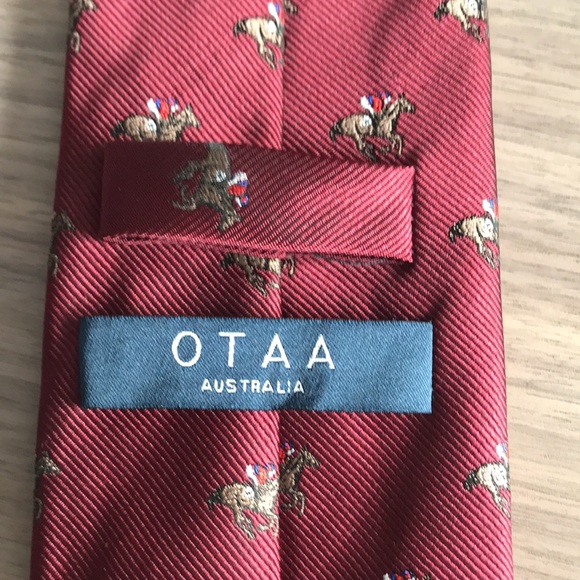 Brand New! 100% Microfiber Tie OTAA - Red - Picture 5 of 6